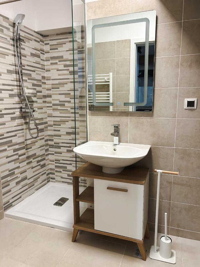 Bg Luximmo Apartments Cluj-Napoca Exteriör bild