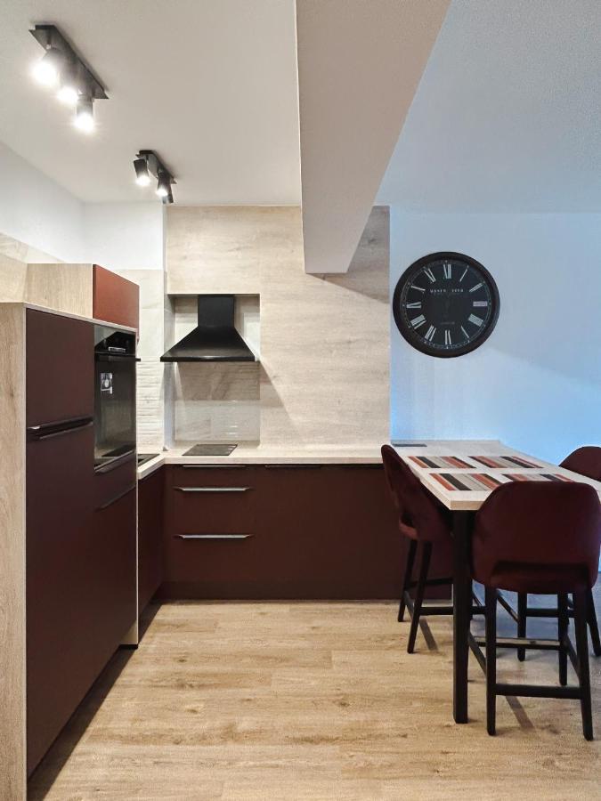 Bg Luximmo Apartments Cluj-Napoca Exteriör bild