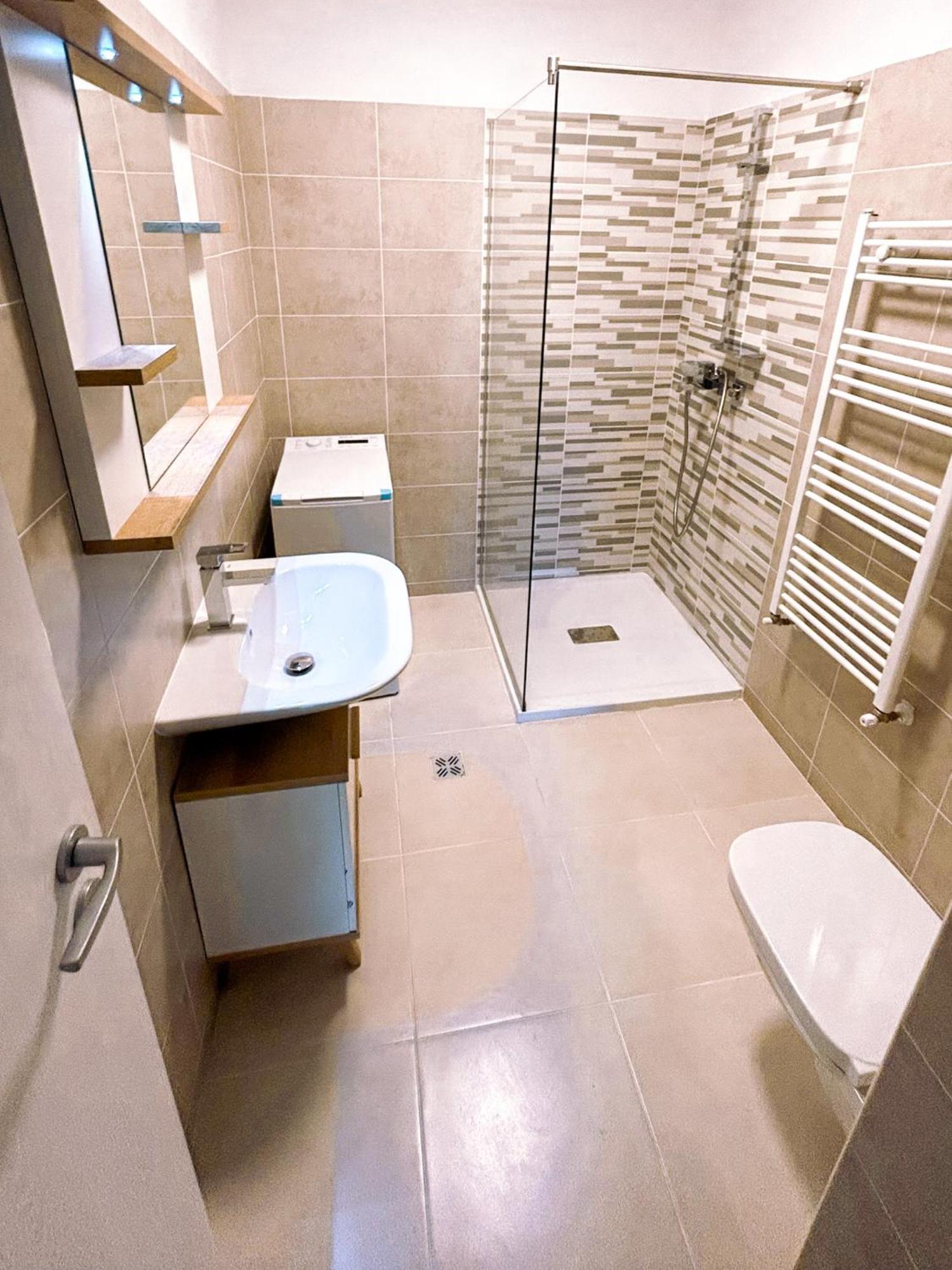Bg Luximmo Apartments Cluj-Napoca Exteriör bild